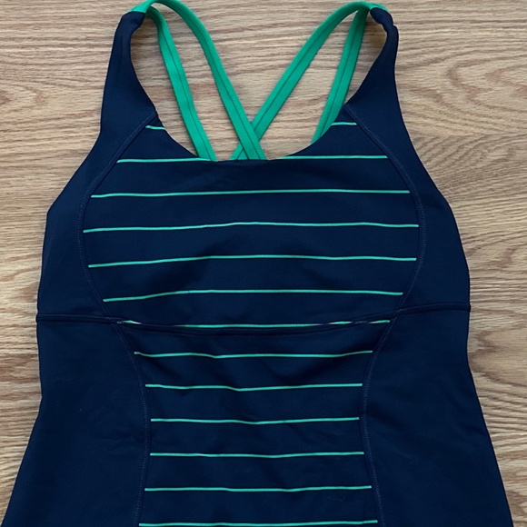 Lululemon NWOT Energy Tank (8) - Picture 6 of 15